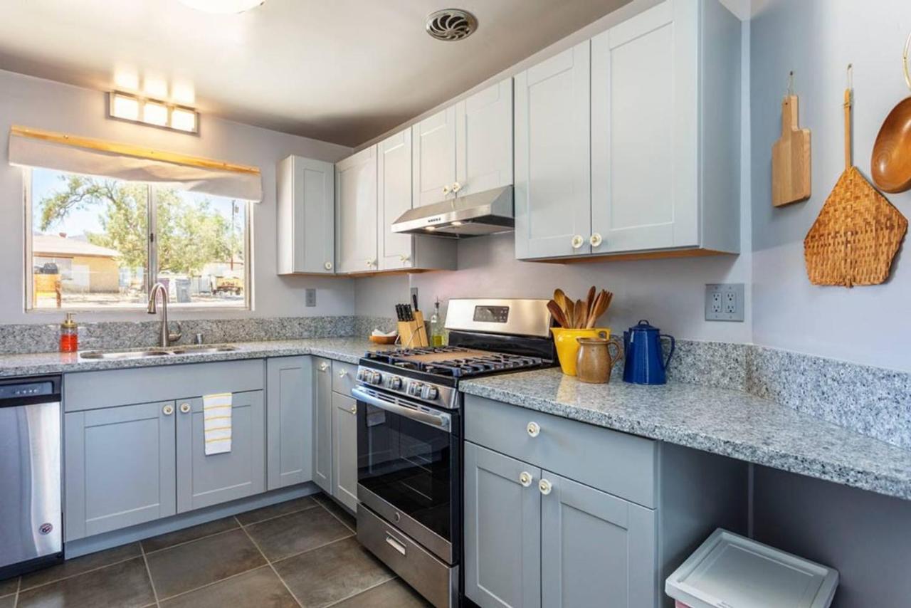 Made In The Shade - Central, Hot Tub, Ac, Sleeps 8 Vila Joshua Tree Exterior foto